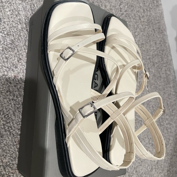 Vagabond Izzy strappy sandal - Picture 1 of 5